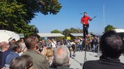 Jongleur Nily Nils beeindruckte das Publikum mit seinen Kunststücken. (Bild: Ralf Rüthemann)