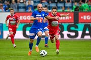 Luzerns Valeriane Gvilia gegen Sions Bastien Toma. (Bild: Martin Meienberger/freshfocus (Luzern, 30. September 2018))