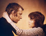 Donald Sutherland mit Jane Fonda im Thriller "Klute" 1971.