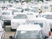 Schweizer Neuwagen-Verkäufe gehen im August auf hohem Niveau zurück. (Bild: KEYSTONE/CHRISTIAN BEUTLER)
