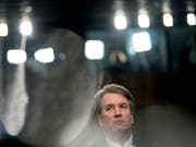Der von US-Präsident Trump nominierte Supreme-Court-Richter Kavanaugh wurde am Dienstag von einem Senatsausschuss angehört. (Bild: KEYSTONE/AP/ANDREW HARNIK)