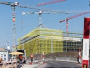 Der Boom auf dem Bau ist vorbei: Die Umsätze im Baugewerbe sind im ersten Halbjahr um 1,1 Prozent gesunken. (Bild: KEYSTONE/CHRISTIAN BEUTLER)