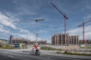 Das im Bau befindliche Schweighof-Quartier in Kriens soll - neben einigen anderen Gebieten - an die See-Energie-Versorgung angeschlossen werden. (Bild: Pius Amrein)