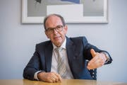Regierungsrat Bruno Damann: «Solange die beiden Bahnen kein Zeichen setzen, dass sie zusammenarbeiten wollen, wird die Regierung hart bleiben.» (Bild: Urs Bucher)