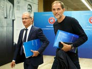 UEFA-Wettbewerbsdirektor Giorgio Marchetti (links) und PSG-Trainer Thomas Tuchel am Dienstag in Nyon (Bild: KEYSTONE/SALVATORE DI NOLFI)