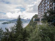 Die Sicht auf das Restaurant mit Aussicht am Bürgenstock Hotel hoch über dem Vierwaldstättersee. (Bild: KEYSTONE/URS FLUEELER)
