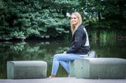 Annette Fetscherin an ihrem Lieblingsort in Uster ZH. (Bild: Andrea Stalder)