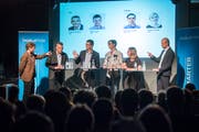 Am «Tagblatt»-Podium zum Verhüllungsverbot von links: Stefan Schmid (Tagblatt), Andreas Widmer (CVP), Mike Egger (SVP) Manolito Steffen (Junge Grüne), Andrea Scheck (Juso) und Andri Rostetter (Tagblatt) (Bild: Urs Bucher)