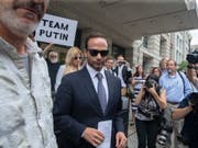 George Papadopoulos, der frühere Wahlkampfberater des heutigen US-Präsidenten Donald Trump, kommt am Freitag vor Gericht mit einer vergleichsweise milden Strafe für eine Falschaussage davon. (Bild: KEYSTONE/EPA/TASOS KATOPODIS)