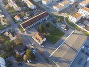Für den Stadtrat kommt ein Schulpavillon auf dem Zeughausareal aus schulischer und baulicher Sicht nicht in Frage. Stadtparlamentarier Christine Hasler fordert aber eine vertiefte Prüfung dieses und weiterer Standorte für das Provisorium. (Bild: Simon Dudle)