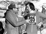 Reporter-Legende Karl Erb in den goldenen Zeiten mit Bernhard Russi (Bild: KEYSTONE/STR)
