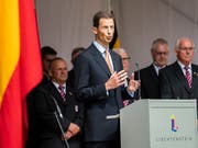 Erbprinz Alois von und zu Liechtenstein (Mitte) verteidigt in Interviews die Monarchie als Staatsform. (Bild: KEYSTONE/PATRICK HUERLIMANN)