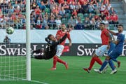   One of the six goals: Xherdan Shaqiri's free kick is the goal for 3-0 for Switzerland. (Photo: Georgios Kefalas / Keystone (St Gallen, 8 September 2018)) 