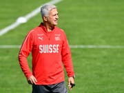 Von Nationalcoach Vladimir Petkovic und seinem Team ist mehr als ein positives Resultat gegen Island gefordert (Bild: KEYSTONE/WALTER BIERI)