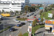 Stau ist kein seltenes Bild beim Forrenkreisel. (Bild: Daniel Frischherz)