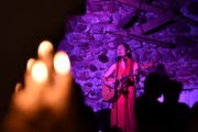 Rani Bruggmann alias «Colour of Rice» auf einer Reise zurück in die Vergangenheit. (Bild: Manuel Nagel)