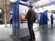 Nicht mehr alle Ticketautomaten werden gebraucht, weil viele Kundinnen und Kunden ihre Tickets online kaufen. (Bild: KEYSTONE/GAETAN BALLY)