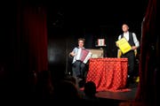 Auch das Berner Duo Gilbert&Oleg mit ihrem «Fahriété » waren in Zug. (Bild: Maria Schmid ( 8, September 2018 ))