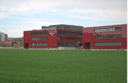 In diesem Baarer Geschäftshaus war Rapidshare domiziliert. (Bild: Wikipedia)