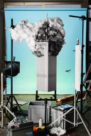 Das Modell von einem der brennenden «Twin Towers». (Bild: Cortis & Sonderegger/PD)