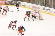 Bellinzonas Torhüter Chmel liess keinen Puck passieren. Erstmals blieb der SC Herisau ohne Torerfolg. (Bild: Mea Mc Ghee)