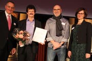 Von links: Peter Kasper, Stiftungsratspräsident der AKS, Edgar Walker und Dave Knecht vom «Sprungbrett» Uri und Marianne Schnarwiler, Geschäftsführerin der AKS-Betriebs GmbH. (Bild: Paul Gwerder, Luzern, 10. Januar 2019)