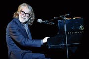 Jazz, Kunst, Quatsch: Helge Schneider unterhält und nervt seit 40 Jahren auf der Bühne. (Bild: Uwe Anspach/DPA (Heidelberg, 29. Januar 2018))