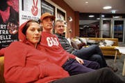 Sängerin Nathalie Maerten, Rapper Juellz, Big-Band-Leader Gilbert Tinner (v. l.) wagen sich musikalisch in eine andere Sparte. (Bild: Philipp Bürkler)