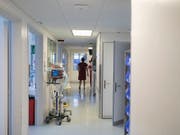 Die Legionärskrankheit führt zu einer schweren Lungenentzündung, die meist eine Hospitalisierung erfordert. In fünf bis 15 Prozent der Fälle stirbt der Patient trotz einer Antibiotikabehandlung. (Bild: KEYSTONE/GAETAN BALLY)