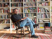 Hat den Kanon der russischen Literatur im Kopf: Michail Schischkin (57) zuhause im solothurnischen Kleinlützel. (Georgios Kefalas/KEYSTONE)