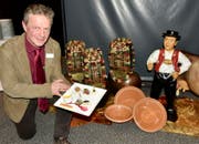 Roland Stump präsentiert einen Vorspeiseteller. (Bild: PD)