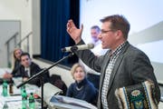 Alt Nationalrat Toni Brunner verabschiedet sich an der DV in Sevelen.