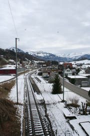 Nicht nur bei der Thurbrücke, sondern auch am Bahnhof Krummenau (Bild) finden demnächst Umbauarbeiten statt. (Bild: Martin Knoepfel)