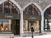 Der Luxusgüterkonzern Richemont hat im Weihnachtsquartal mit seinen Marken wie Cartier, Piaget oder IWC die Verkäufe gesteigert. (Bild: KEYSTONE/CHRISTIAN BEUTLER)