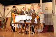 Die gierige Verwandtschaft bei der Beratung. von links Manuela Küttel, Heinz Imhof, Gustavo Beltrametti und Margrit Gisler. (Bild: Robi Kuster)
