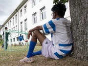 Die Nationale Kommission zur Verhütung von Folter empfiehlt Verbesserungen für die Betreuung von Opfern von Menschenhandel in den Bundesasylzentren. (Bild: KEYSTONE/LAURENT GILLIERON)