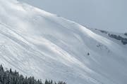 Ein früherer Lawinenanriss am Laub oberhalb von Engelberg. Am beliebten Freerider-Hang lösen sich immer wieder Schneebretter. (Bild: Beat Christen (Engelberg, 1. April 2018))