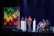 Bauen ein Museum der Menschheit für das Vergangene: die Comedy-Truppe im Casinotheater. (Bild: PD)
