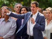 Ruft offen zum Massenprotest gegen Staatschef Nicolas Maduro auf: Venezuelas Parlamentspräsident Juan Guaidó. (Bild: KEYSTONE/EPA EFE/MIGUEL GUTIERREZ)