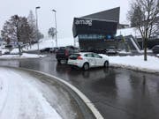 Vortritt missachtet: In Neuheim stiessen zwei Autos zusammen. Verletzt wurde niemand. (Bild: Strafverfolgungsbehörden Zug)