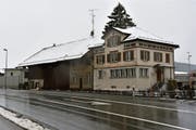 Dem ehemaligen Restaurant Bahnhof an der Verzweigung von Wiler- und Langenrainstrasse droht der Abbruch. (Bild: Anina Rütsche)