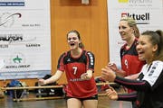 Aussenspielerin Celina Wirz jubelt: Volleya Obwalden ist auf Siegeskurs. (Bild: PD (Sarnen, 12. Januar 2019)