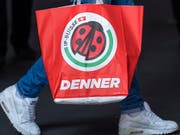 Der Discounter Denner hat 2018 bei Umsatz und Kunden zugelegt (Archivbild). (Bild: KEYSTONE/GEORGIOS KEFALAS)