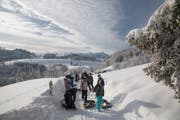 Eine Winterwanderung mit herrlicher Aussicht auf den Alpstein. (Bild: Christof Sonderegger)