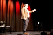 In seinem Programm schlüft Mike Müller in verschiedene Rollen. (Bild: Vivien Huber)