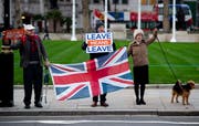Brexit-Befürworter in London. (Bild: EPA/WILL OLIVER)