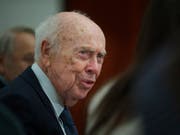 Der US-amerikanische Nobelpreisträger James Watson sorgt mit rassistischen Aussagen für Empörung. (Bild: KEYSTONE/AP/IVAN SEKRETAREV)