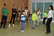 An den Castings wurde unter anderem eine Choreografie eingeübt. (Bild: Urs Huwyler)