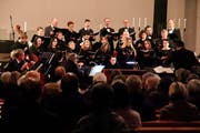 Orchster und Chor boten dem Publikum ein barockes Konzert. (Bild: Barbara Hettich)