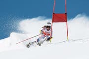 Delia Carmen Durrer sorgt in ihren ersten FIS-Rennen für Furore. Bild: Max Kraut (Klewenalp, 26. März 2018)